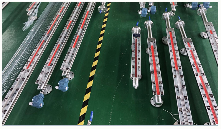 頂裝磁翻柱液位計產品圖